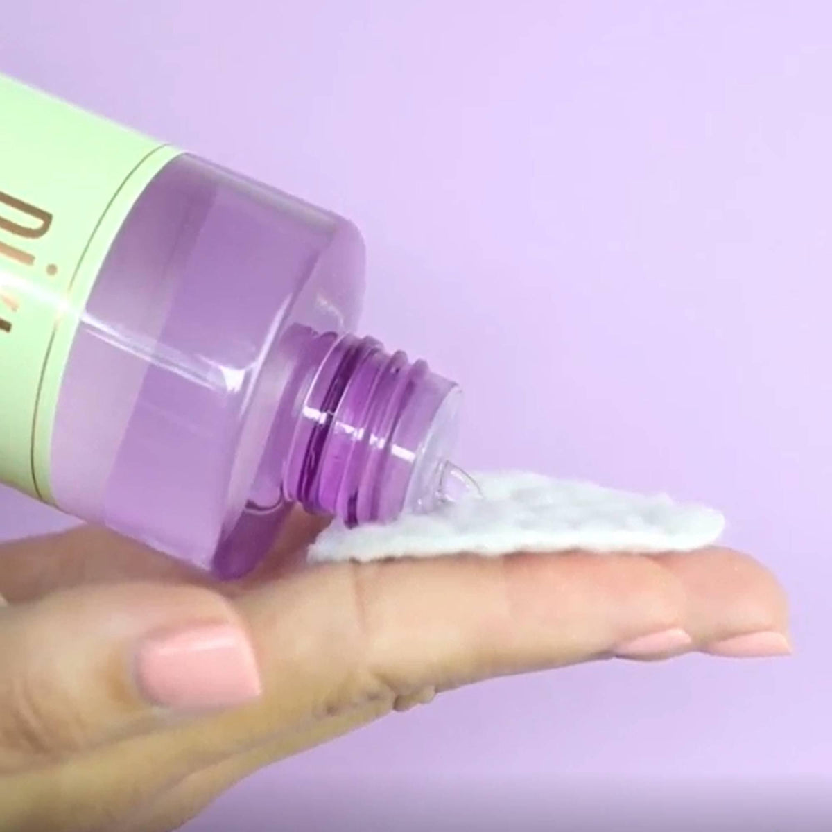 Retinol Tonic Smoothing Toner with Jasmine Flower