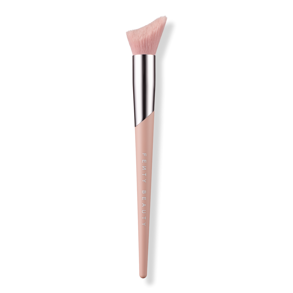Cheek-Hugging Highlight Brush 120