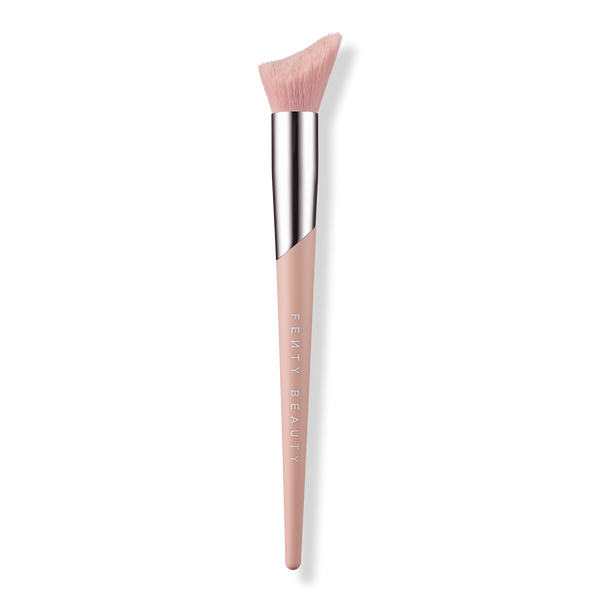 Cheek-Hugging Highlight Brush 120