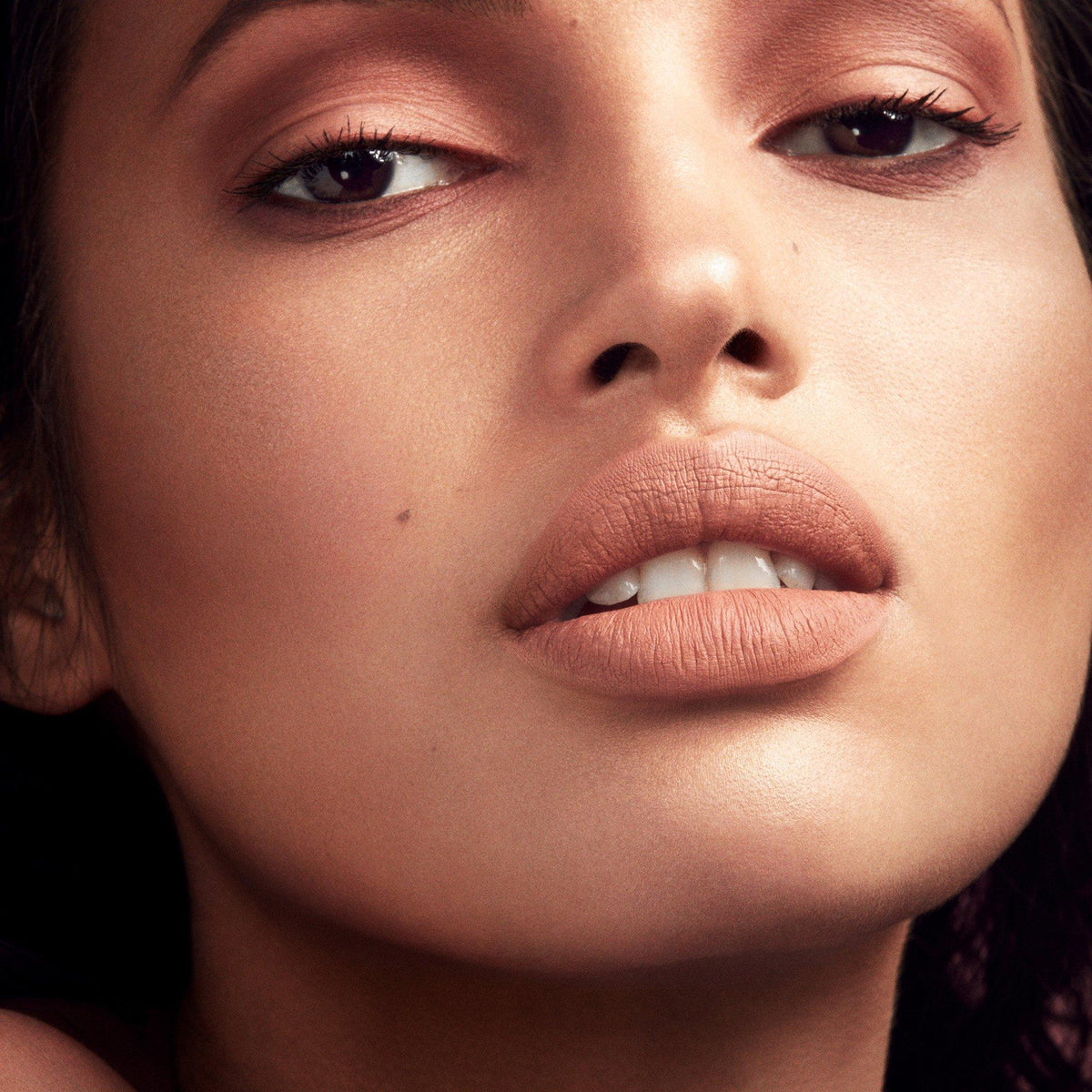 Stunna Lip Paint Longwear Fluid Lip Color