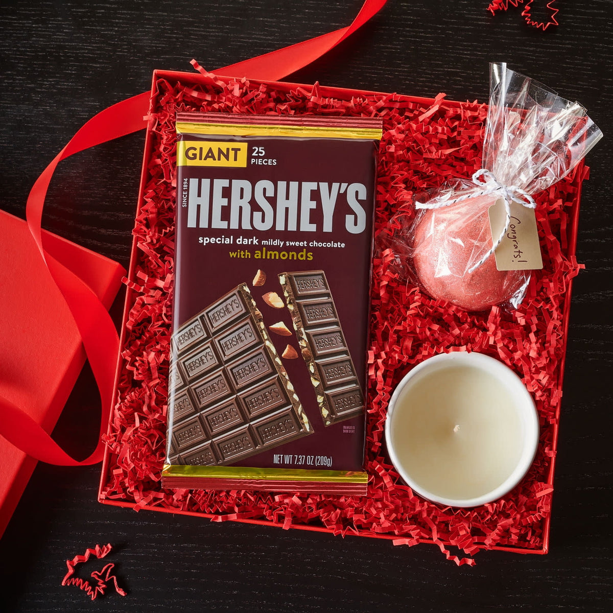 Hershey's Special Dark Chocolate with Almonds Giant Candy, Bar 7.37 oz, 25 Pieces