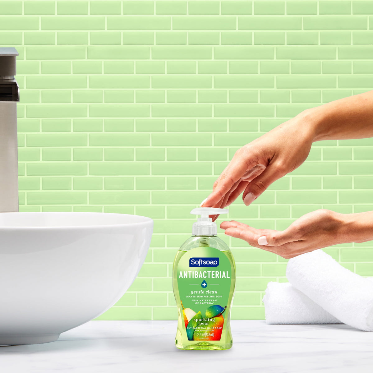 Softsoap Antibacterial Liquid Hand Soap, Sparkling Pear, 11.25 Fluid Ounce Bottle