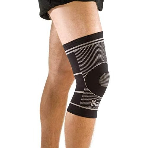 Mueller Sports Medicine 4-Way Stretch Knee Support, Knee Pain Relief Support for Men and Women, Ideal for Arthritis, Sprains, Black