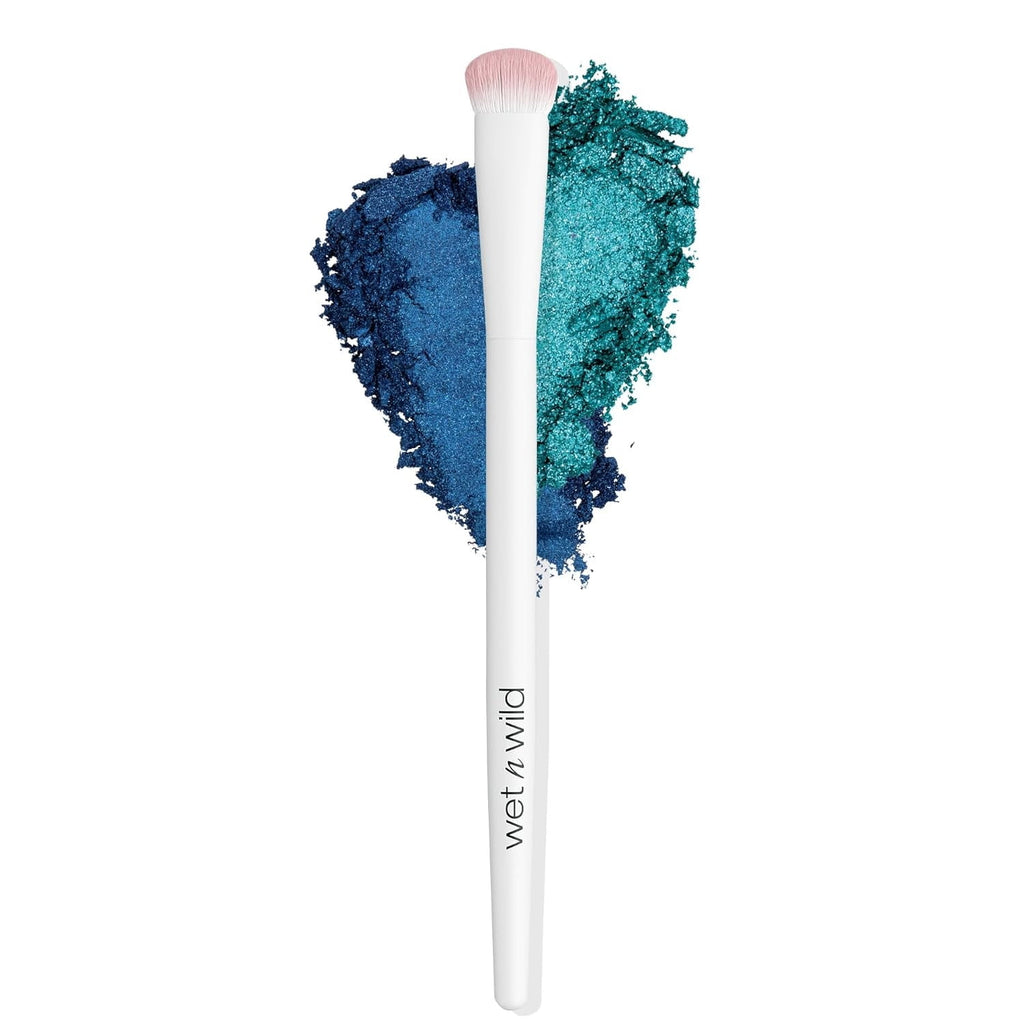Wet n Wild Essential Brush, ultra-plush Eyeshadow Brush, Synthetic