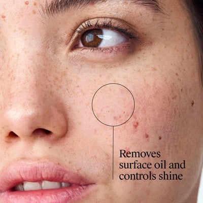 Neutrogena Clear Pore Oil-Eliminating Facial Astringent, Pore Clearing Treatment for Acne-Prone Skin - 8 fl oz