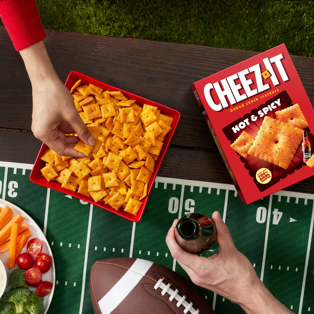 Cheez-It Hot and Spicy Cheese Crackers, Baked Snack Crackers, 12.4 oz