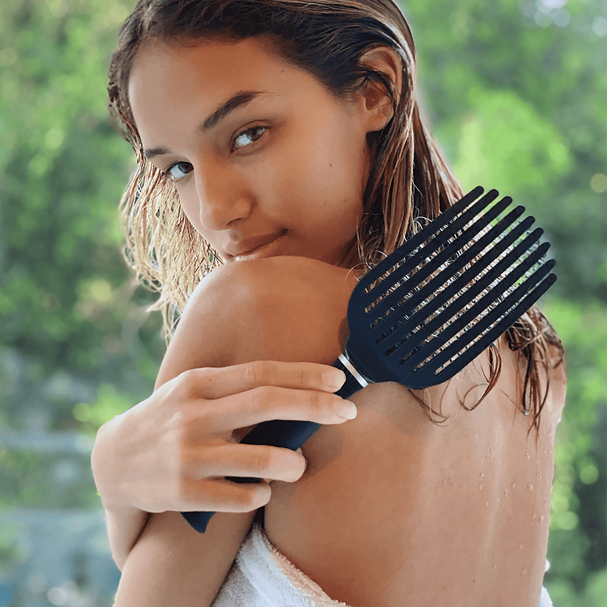 KareCo Salon Professional Tangle Buster Hair Brush with Flexible Paddle in Black