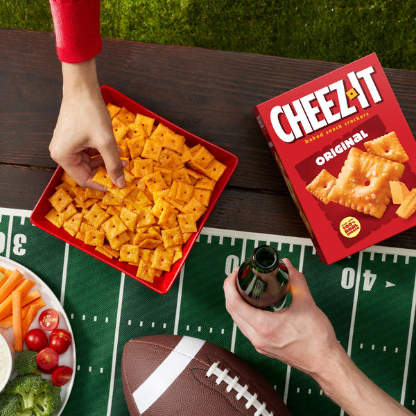 Cheez-It Original Baked Snack Crackers, Lunch Snacks, 21 oz